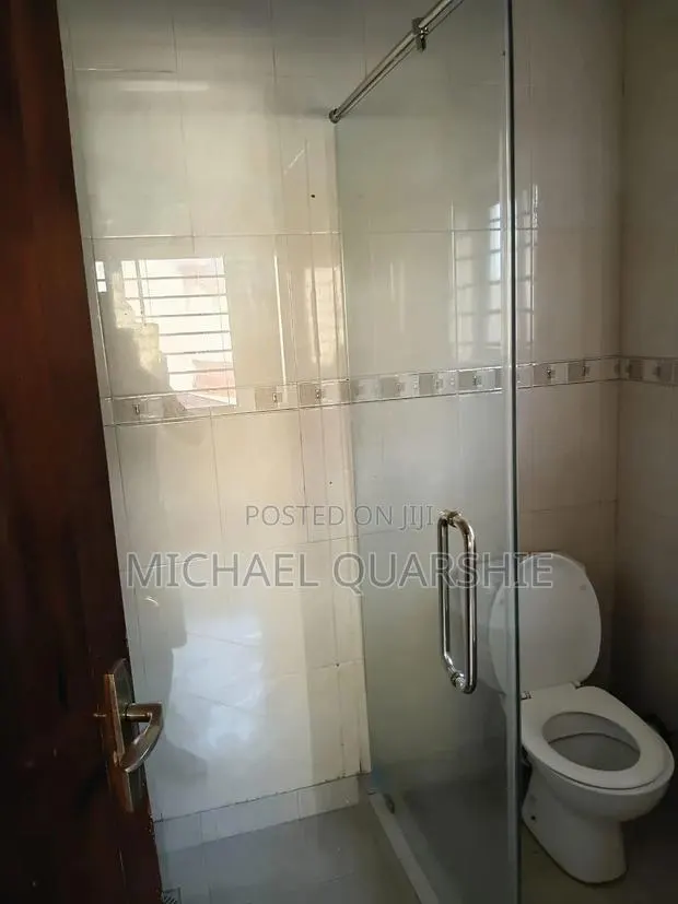 4 Bedrooms Self Compound · Photo 4
