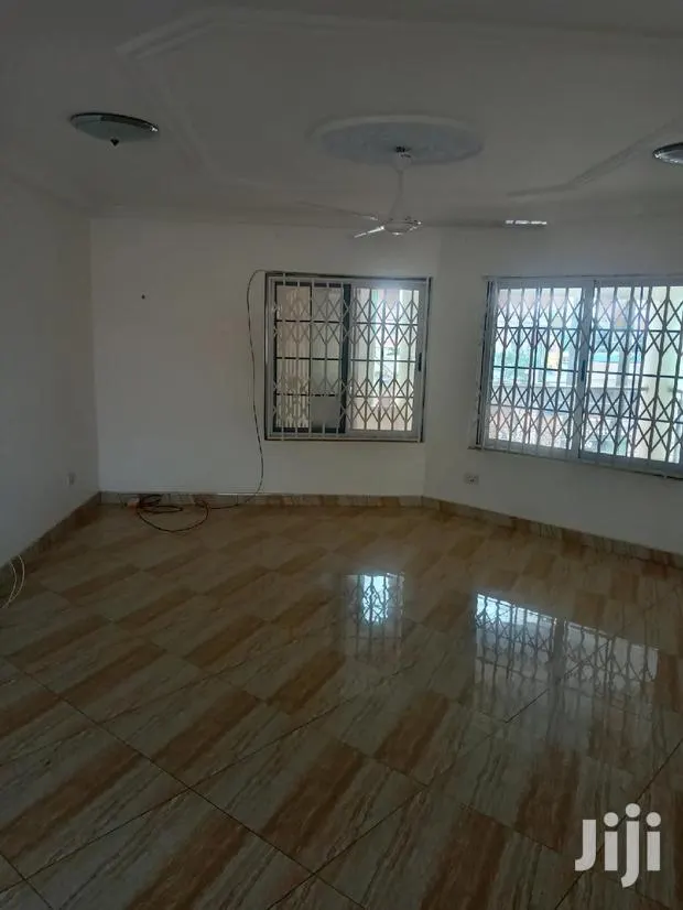 2bdrm Mansion in Control, Dansoman for rent