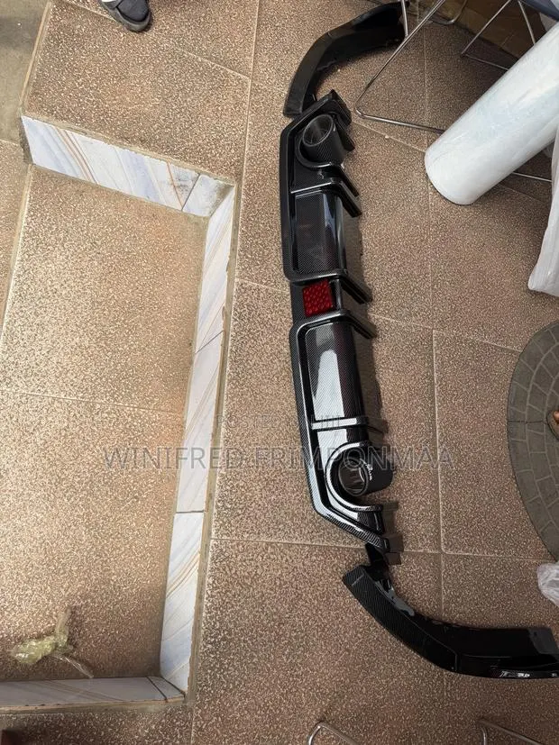 Honda Civic Back Bumper Diffuser With Exhaust Mouth · Photo 1