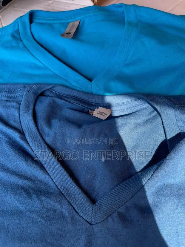 Vnecks From Usa · Photo 1