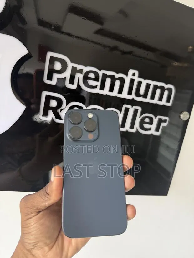 Apple iPhone 15 Pro 128 GB Blue · Photo 1