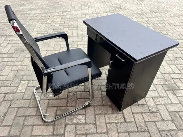 Brand New Table and Chair · Photo 1