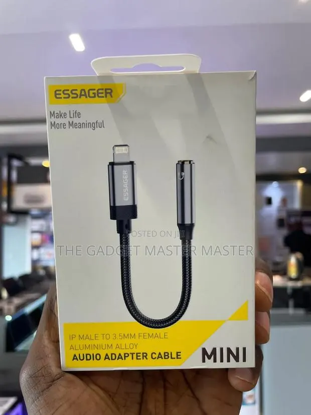 Essager iPhone Lightning to 3.5mm Jack Hifi Audio Converter · Photo 1
