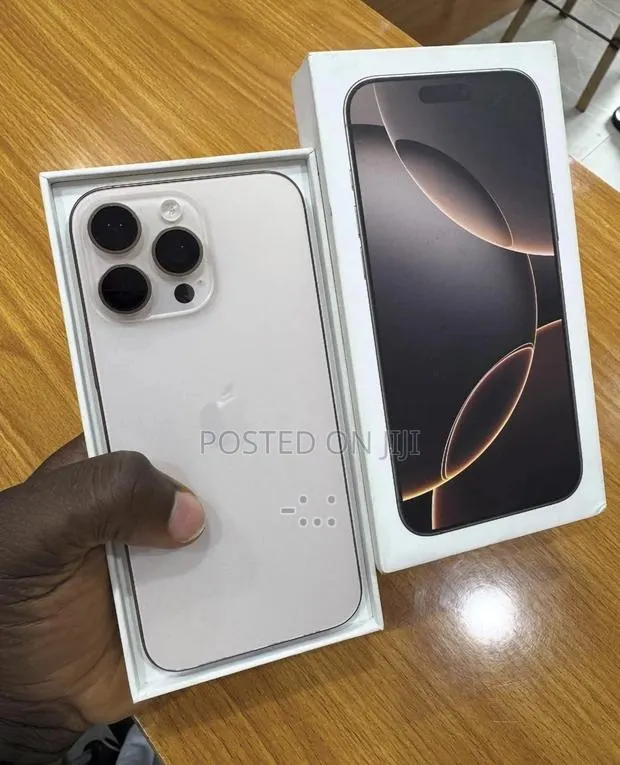 Apple iPhone 16 Pro Max 512 GB Gold · Photo 1