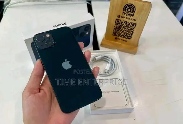 Apple iPhone 13 128 GB Black · Photo 1
