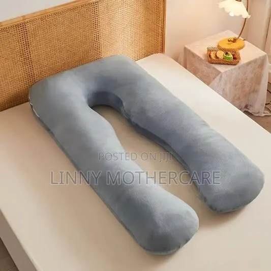 Full Body U-Shaped Pregnancy Support Pillow · Photo 4