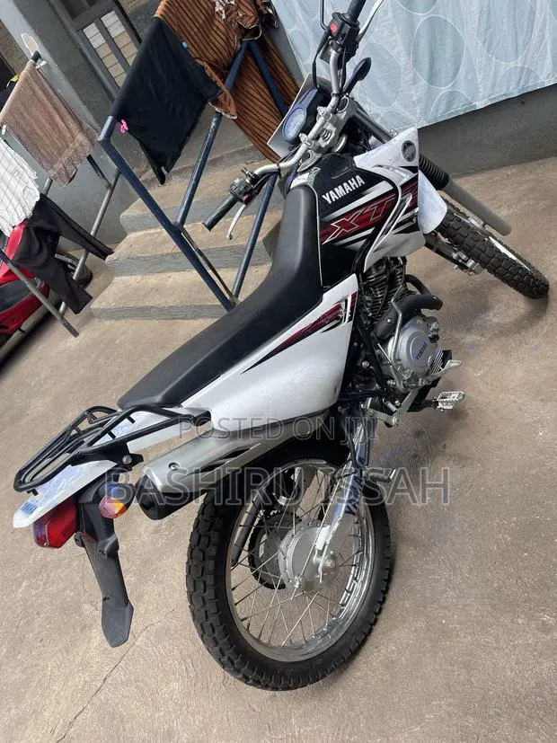 Yamaha 2022 White · Photo 1