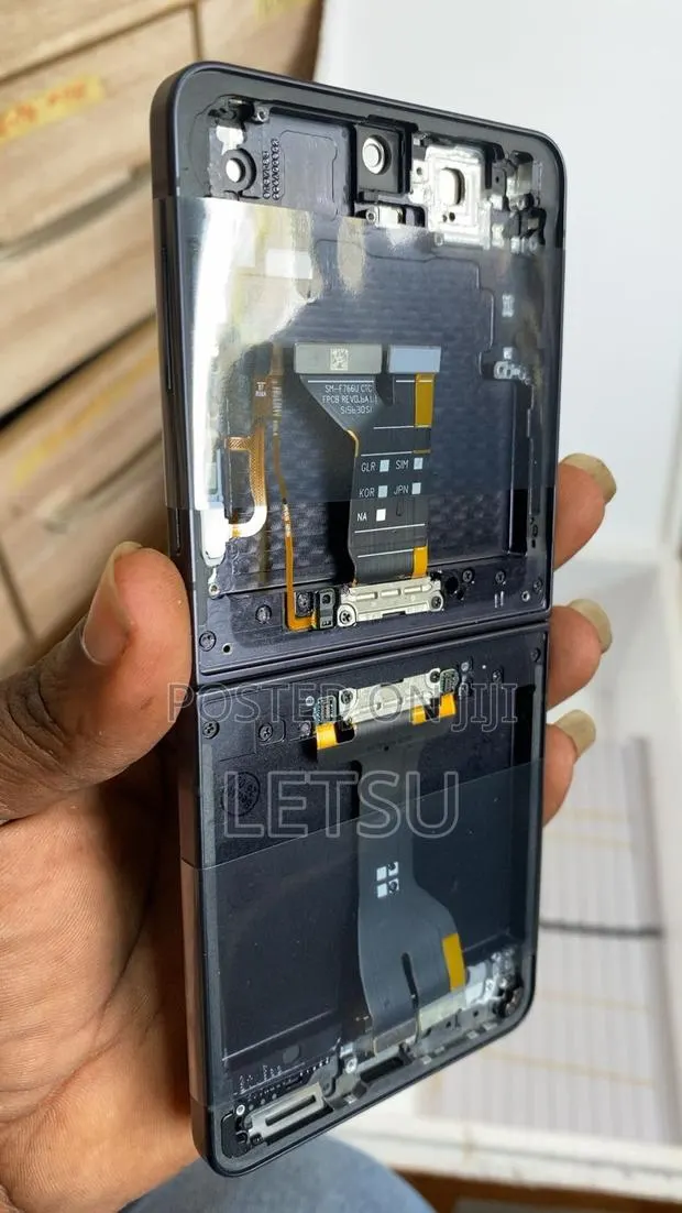 * Original & Replacement Phone Screens * Affordable Phone Screens · Photo 1