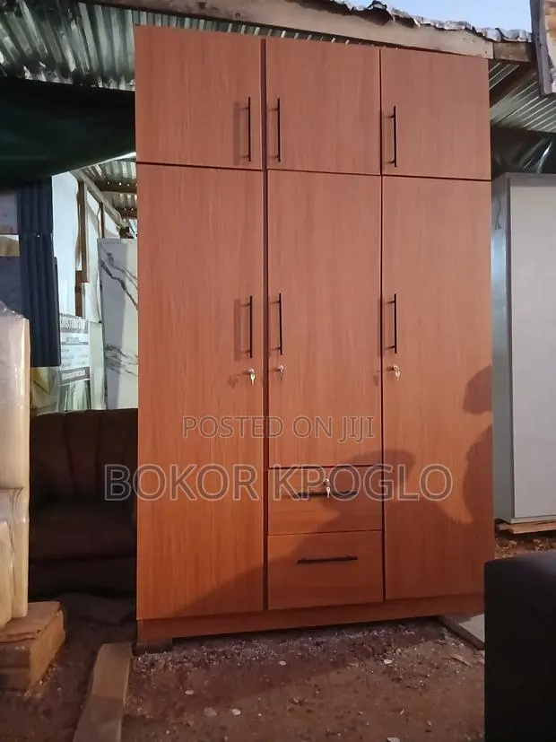 Quality Laminate Wardrobe Man Is Available · Photo 1