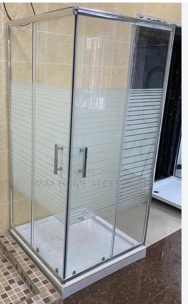 Shower Cubicle · Photo 1