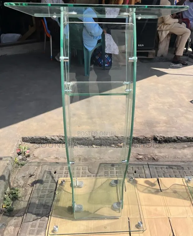 Curved Tempered Glass Pulpit for Churches · Photo 1
