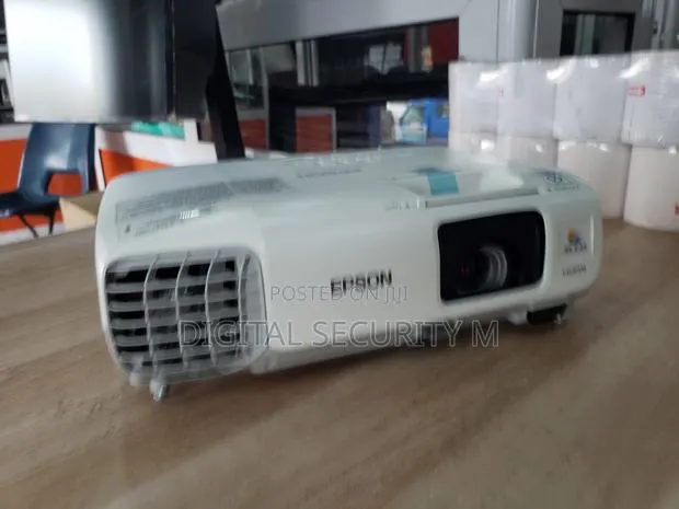 Epson Profesional Projector · Photo 1