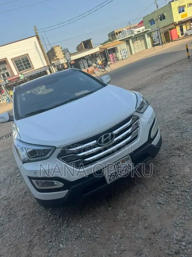 Hyundai Santa Fe 2016 White · Photo 1