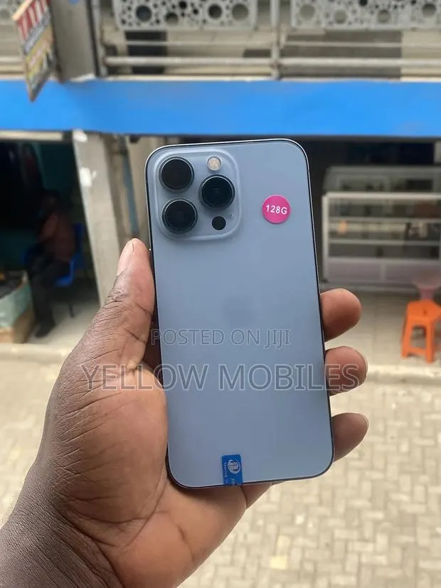Apple iPhone 13 Pro 128 GB Blue · Photo 1