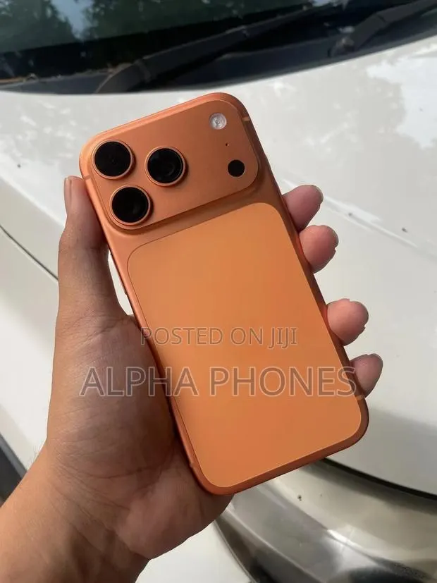 Apple iPhone 17 Pro Max 512 GB Orange · Photo 1