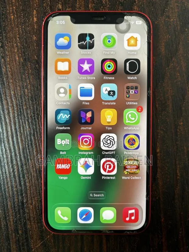 Apple iPhone 12 128 GB Red · Photo 1