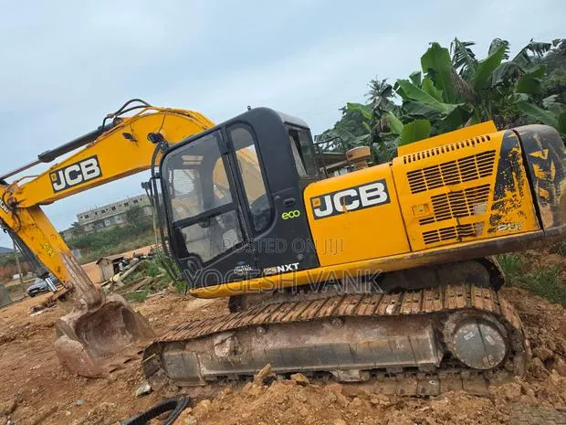 Excavator Available Old and New Both · Photo 1