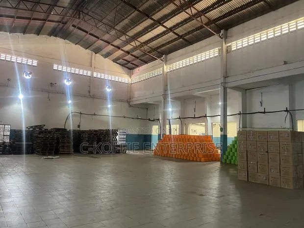 1300 SQM Warehouse at Accra Central · Photo 1