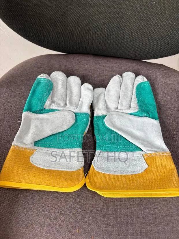 Combination Safety Glove · Photo 1