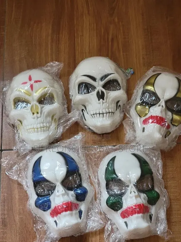 Scary Halloween Props Mask · Photo 1