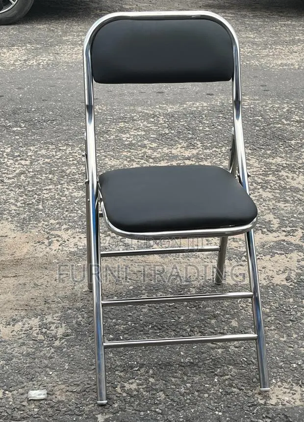 Wooden Banquet Chair · Photo 1