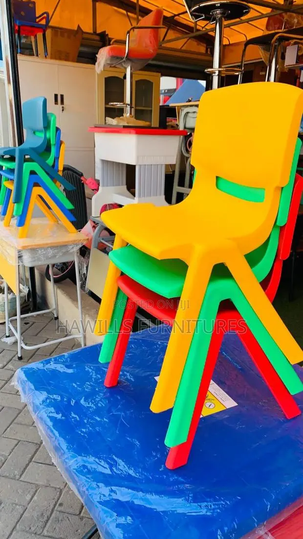 Kids Plastic Chairs Available · Photo 1