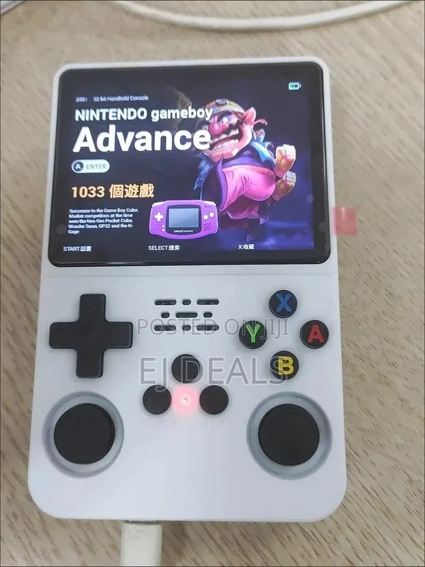 Modern Retro R36S Handheld Game With 21,000 Games Installed · Photo 1