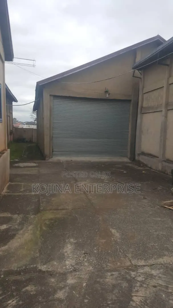 Commercial Warehouse Property for Sale – Sokoban Wood · Photo 1