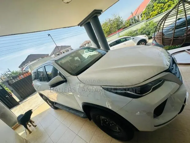 New Toyota Fortuner 2025 White · Photo 1