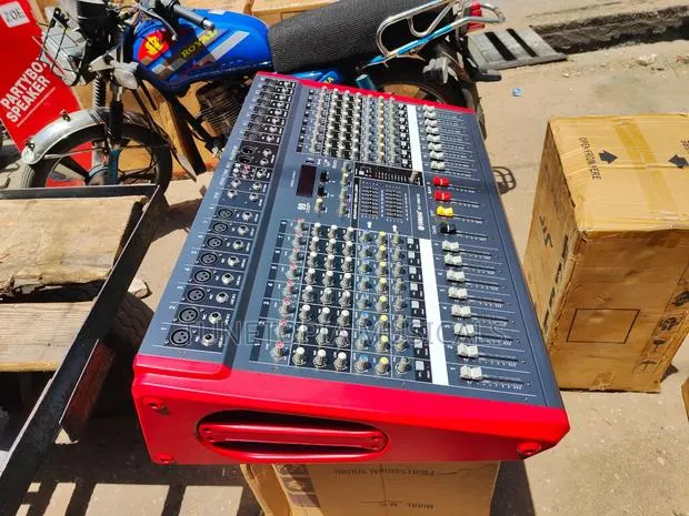 Yamaha Bix-1600usb 16channel Powered Audio Mixer. · Photo 1