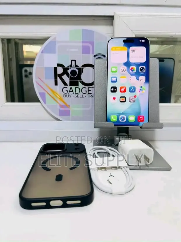 New Apple iPhone 17 Pro Max 256 GB Silver · Photo 1