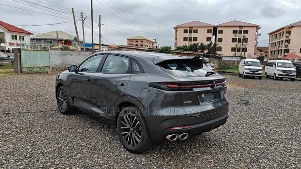 New Changan UNI-K 2.0 Petrol FWD 2025 Gray · Photo 1