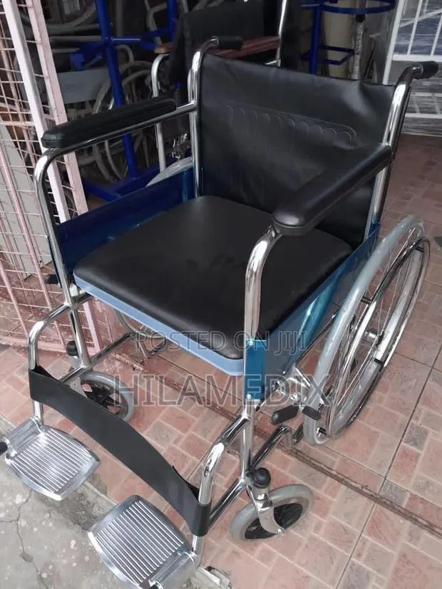 Commode Wheel Chair Without Backrest · Photo 1