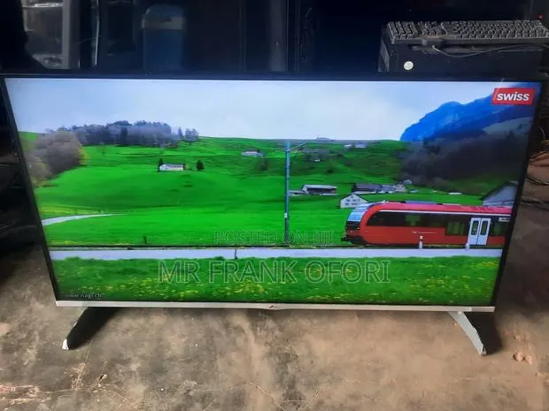 Lg Smart 32 Inches Very Neat · Photo 1