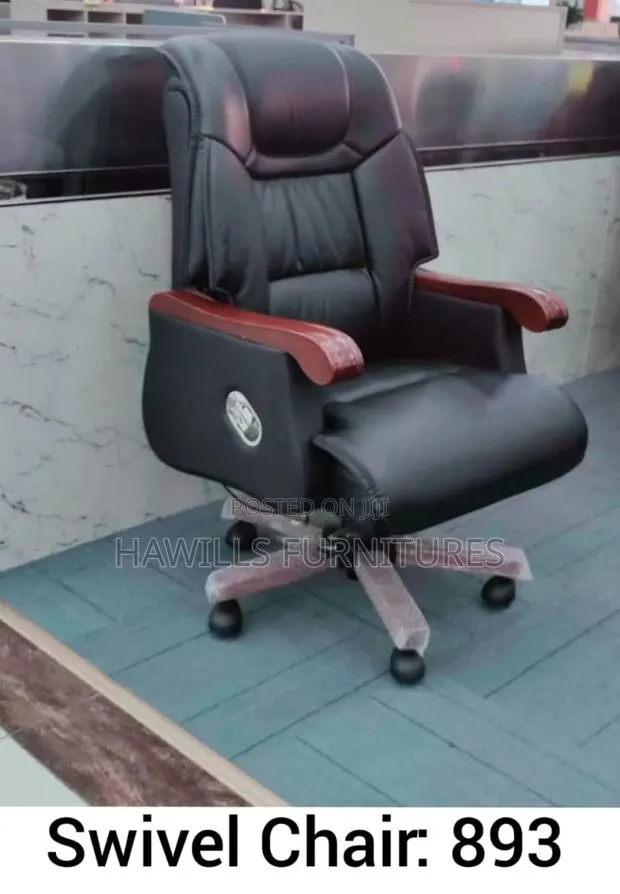 Executive Office Chair Swivel · Photo 1