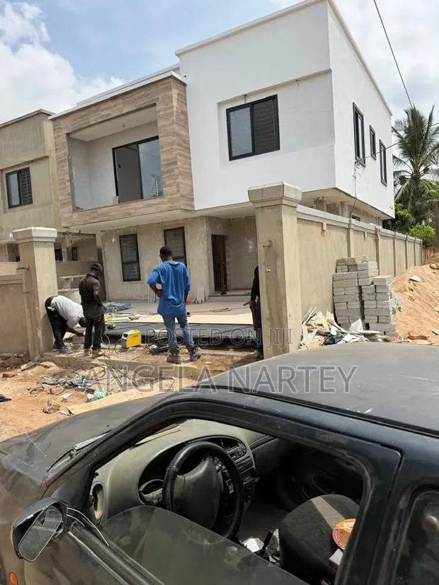 4bdrm House in Community 16 Lashibi, Accra Metropolitan for sale · Photo 1