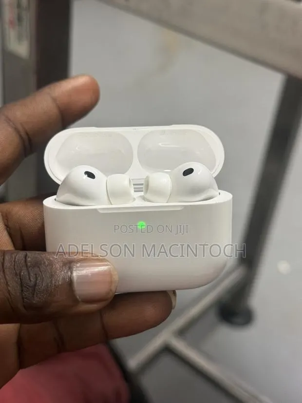 Apple AirPods Pro 3rd Generation · Photo 1