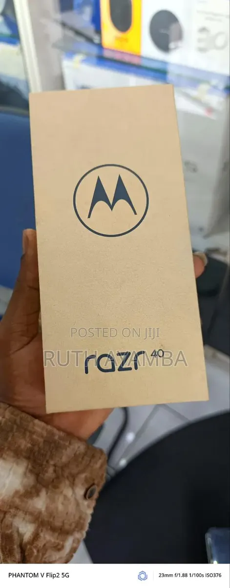 New Motorola Razr 40 128 GB Black · Photo 1
