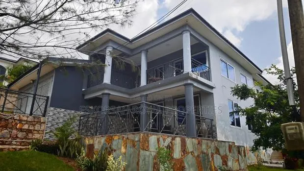 5bdrm House in Abui, Aburi for sale · Photo 4