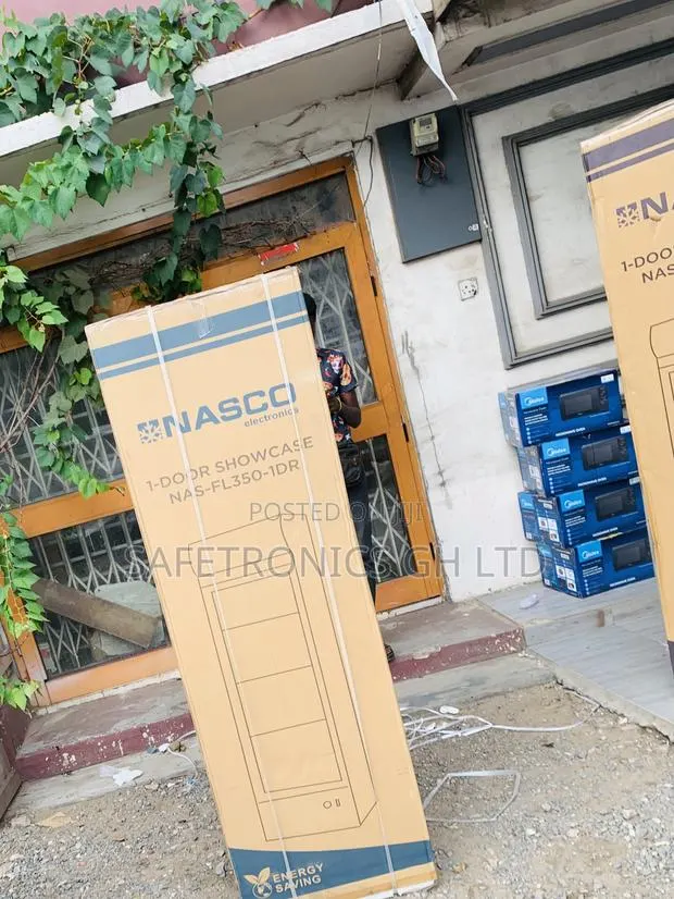 Secure Best Nasco NAS-FL360-1DR 298-Liter Single-Door Display · Photo 1