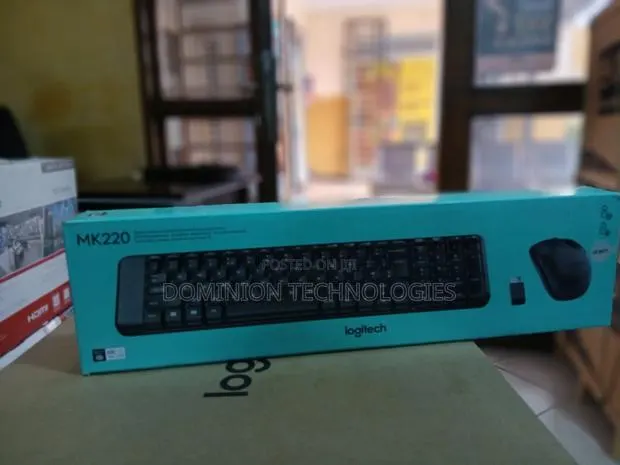 Logitech MK 220 Keyboard Mouse · Photo 1