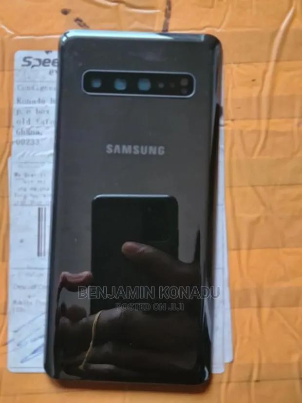 S10 5G Back Glass · Photo 1