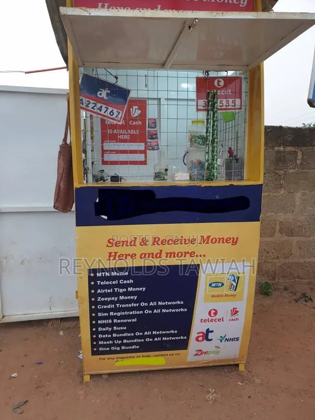 Neat and Strong MoMo Container Kiosk for Sale · Photo 2