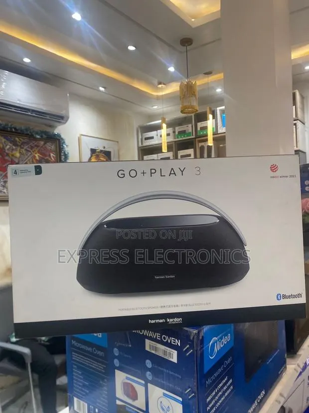 Zealous Sleek Black Harman Kardon Go + Play 3's Sleek Design · Photo 1