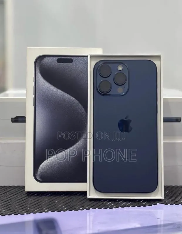 Apple iPhone 15 Pro Max 256 GB Blue · Photo 1