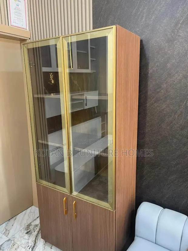 Glass Door Showcase Cabinet · Photo 1