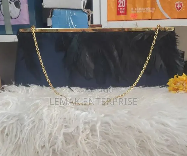 Black Feather Women's Clutch · Photo 1