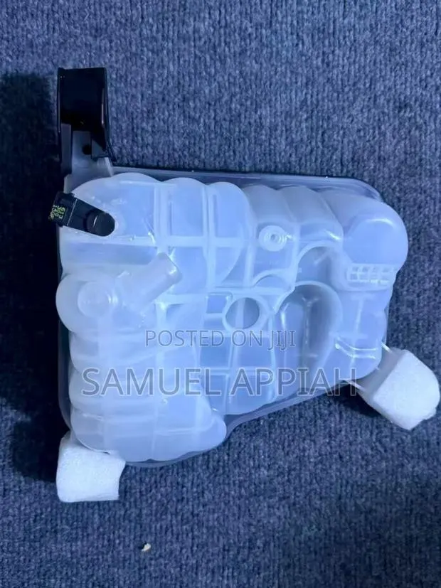 Jaguar XF/XJ Expansion Tank · Photo 1
