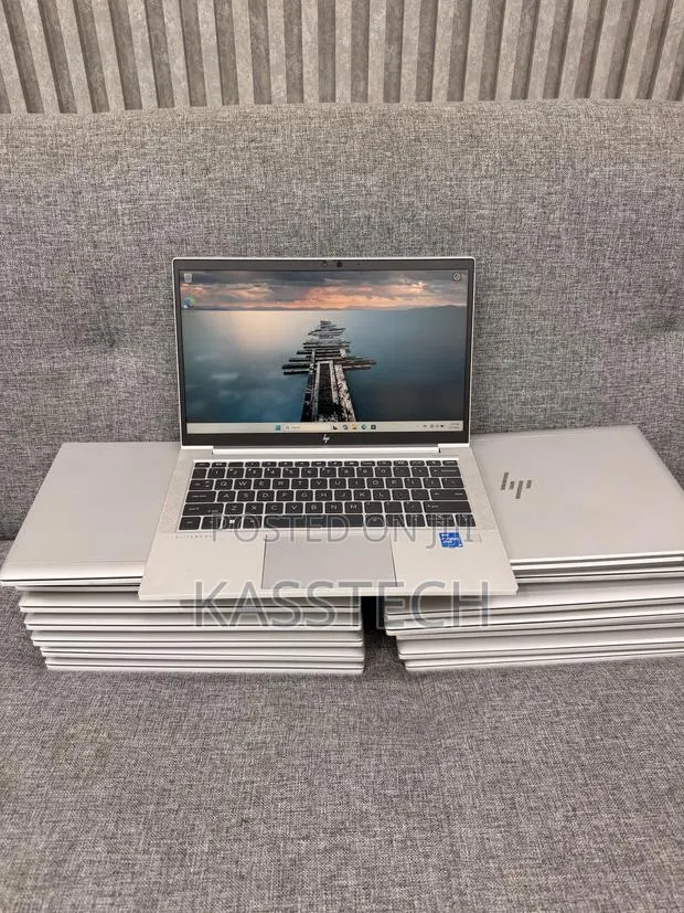 Laptop HP EliteBook 830 G8 16GB Intel Core i5 SSD 256GB · Photo 1