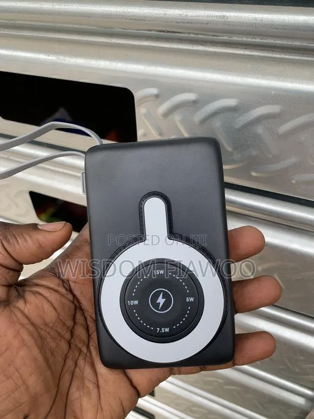 OALE iMagsafe 1 Wireless Powerbank · Photo 1